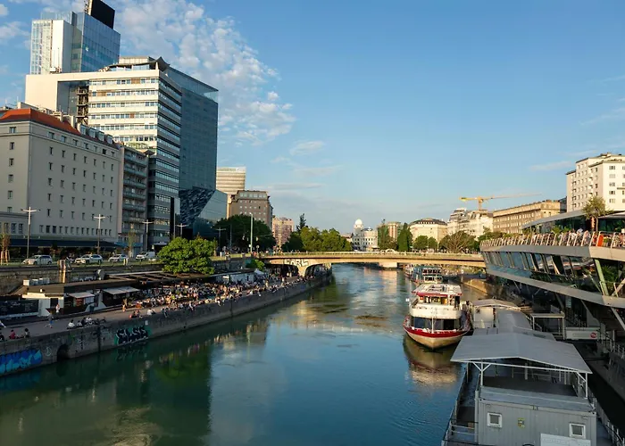 Near Donaukanal & U4 - U2 Metro Wien